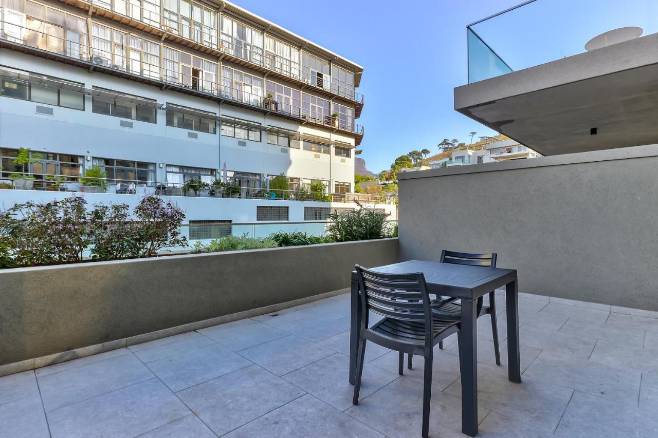 One Bedroom With Balcony And Views Cape Town