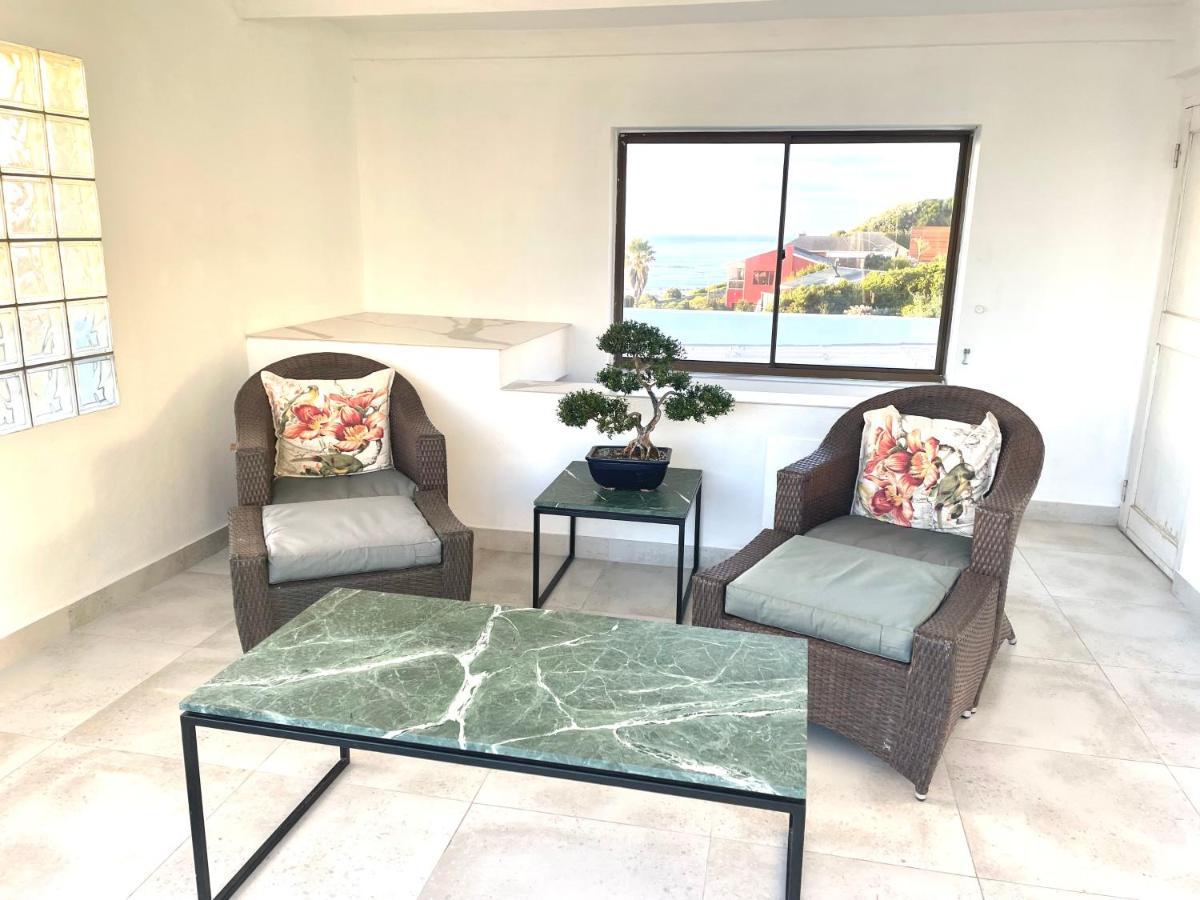 Whale Rock Apartment