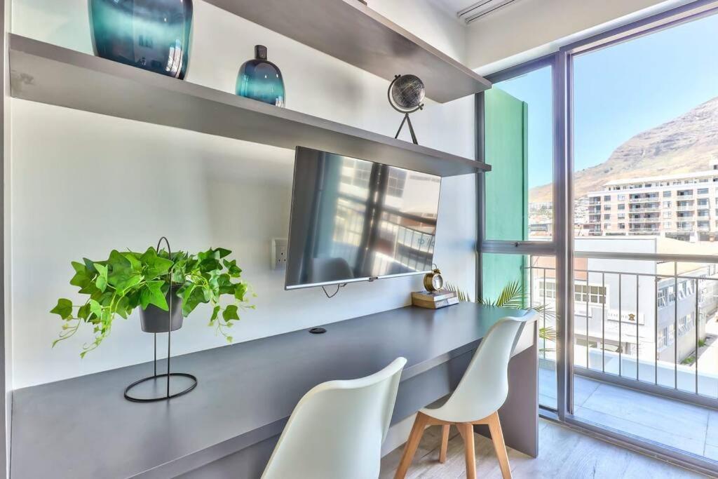 Arty Modern Design With Balcony And Pool