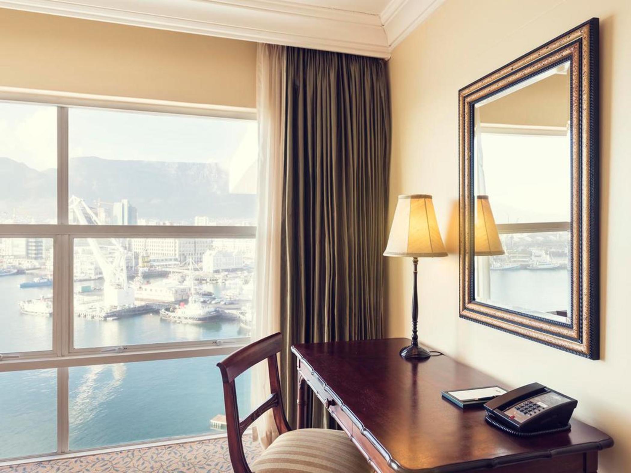 Hotel The Table Bay 5*