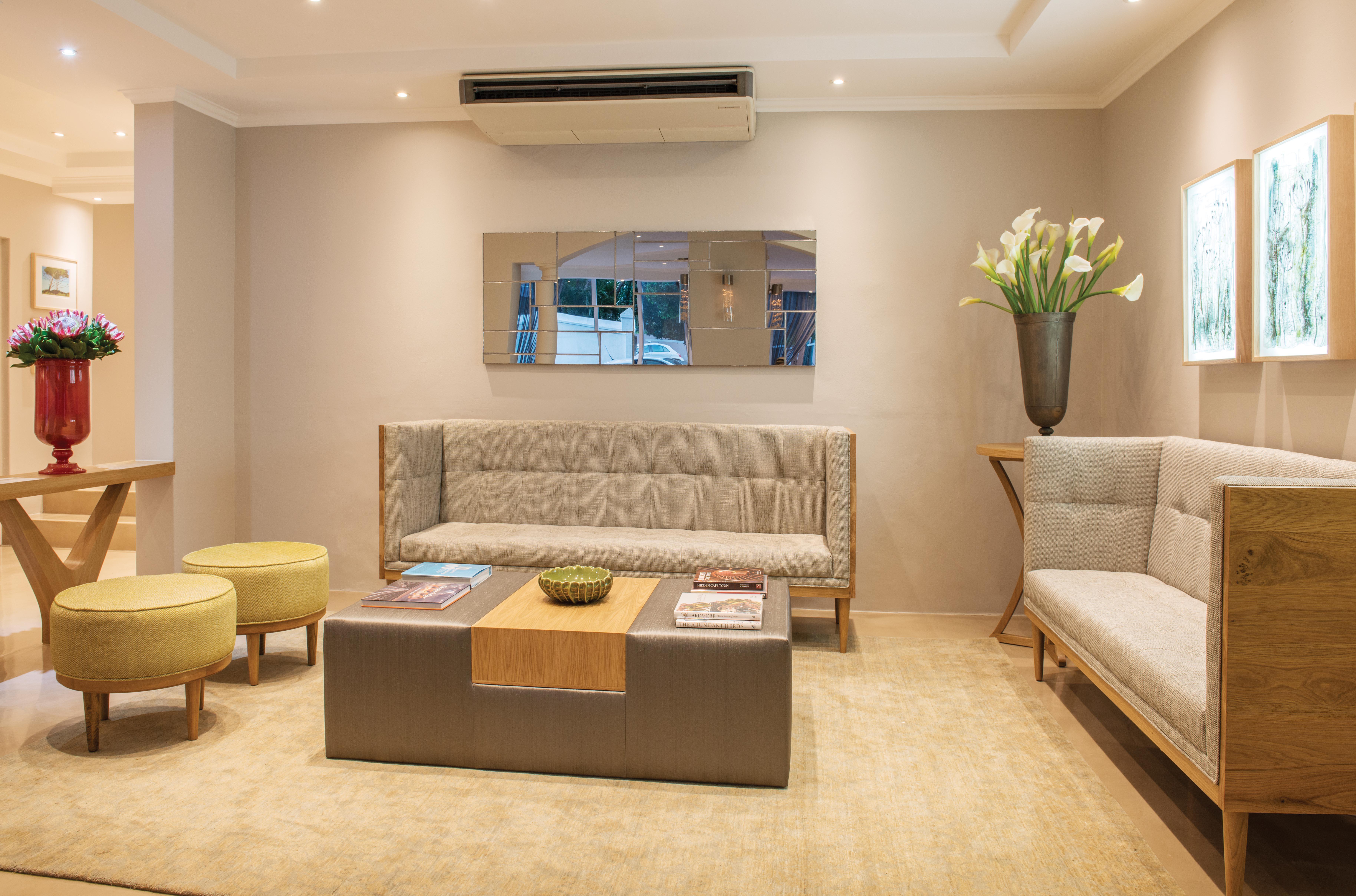 Hollow Boutique 4*