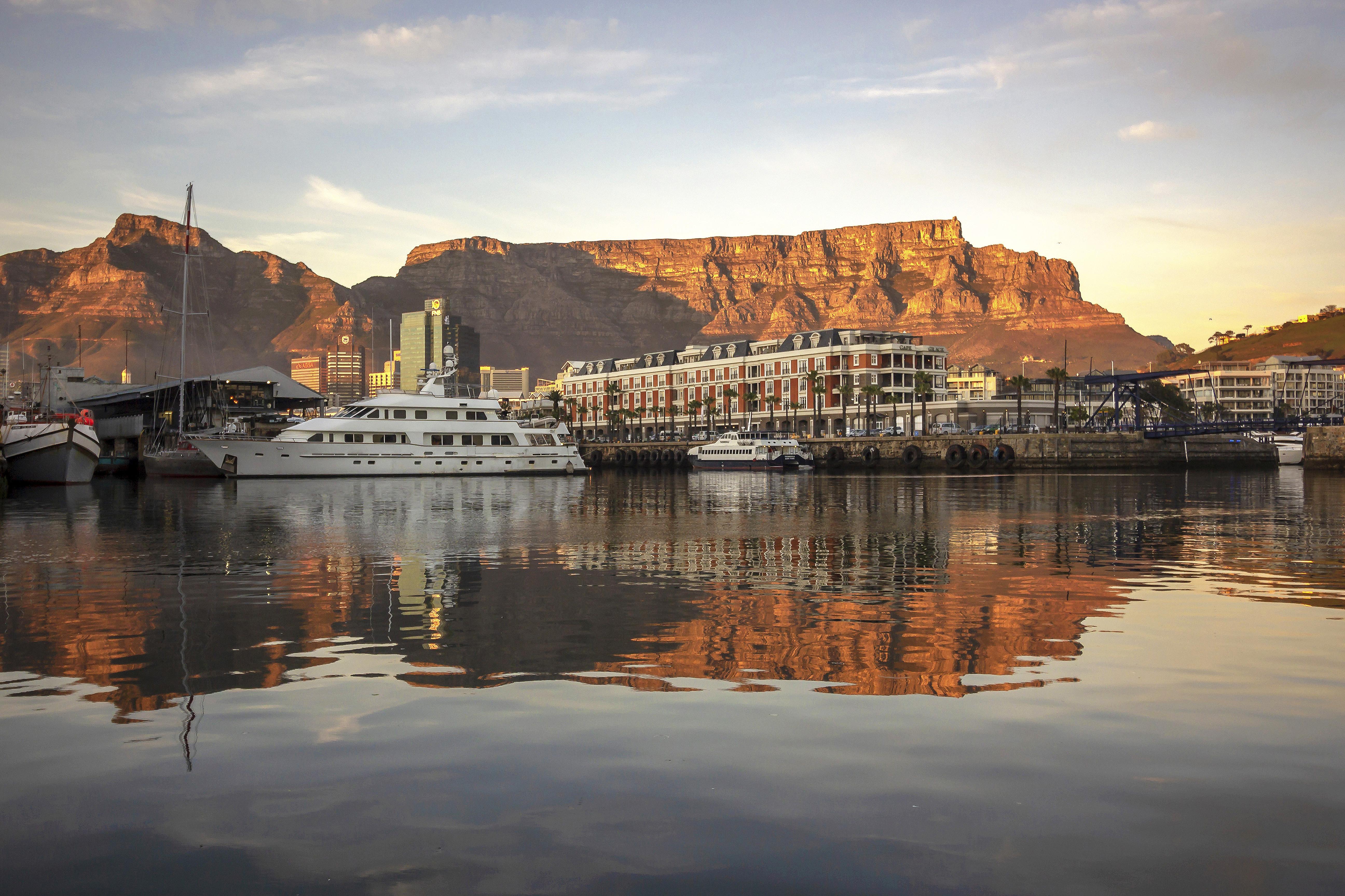 Hotel Cape Grace, A Fairmont Managed