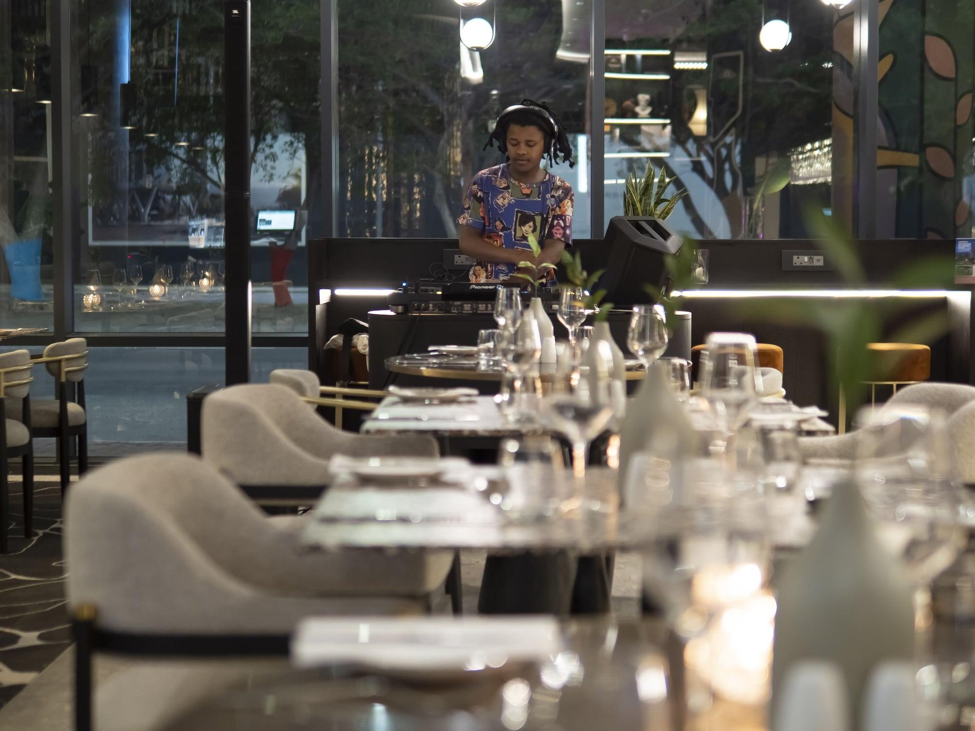 The Rockefeller By Newmark Hotel