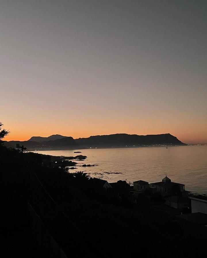 Whale Rock Apartment Cape Town