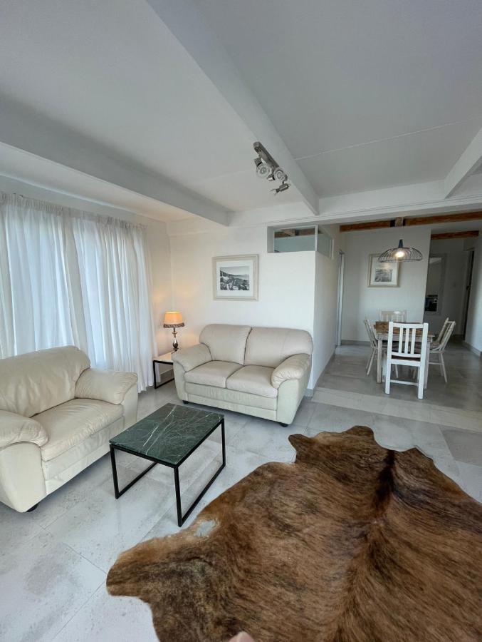 Whale Rock Apartment