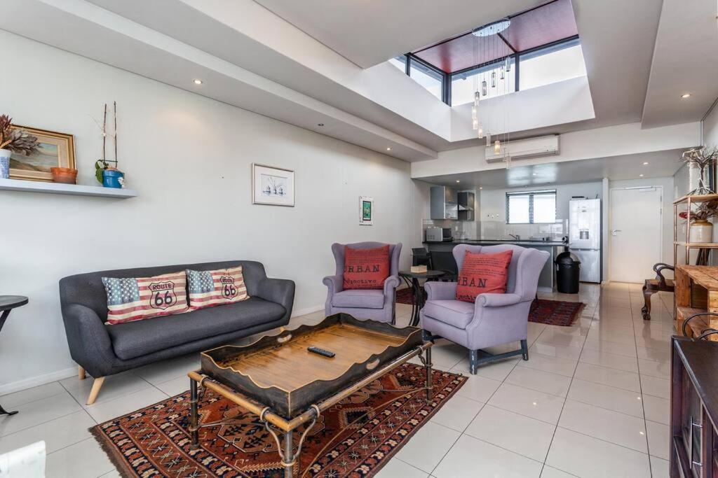 Apartment Cosy 2-bedroom With Table Mountain Views Cape Town