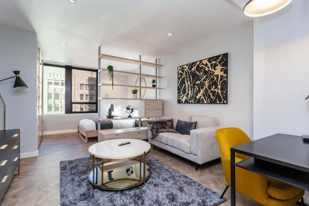 Stunning Studio In The Heart Of The Mother Cape Town