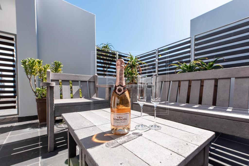 Luxury Beachfront In Eden On The Bay 191- 2 Bedroom Apartment *