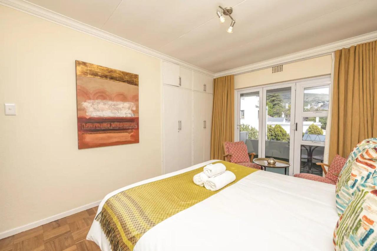 Vibrant And Safe 2 Bedroom Apartment Cape Town