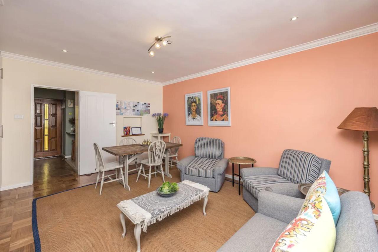 Vibrant And Safe 2 Bedroom Apartment *