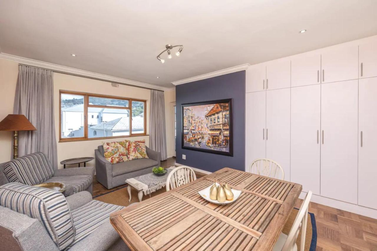 Vibrant And Safe 2 Bedroom Apartment *