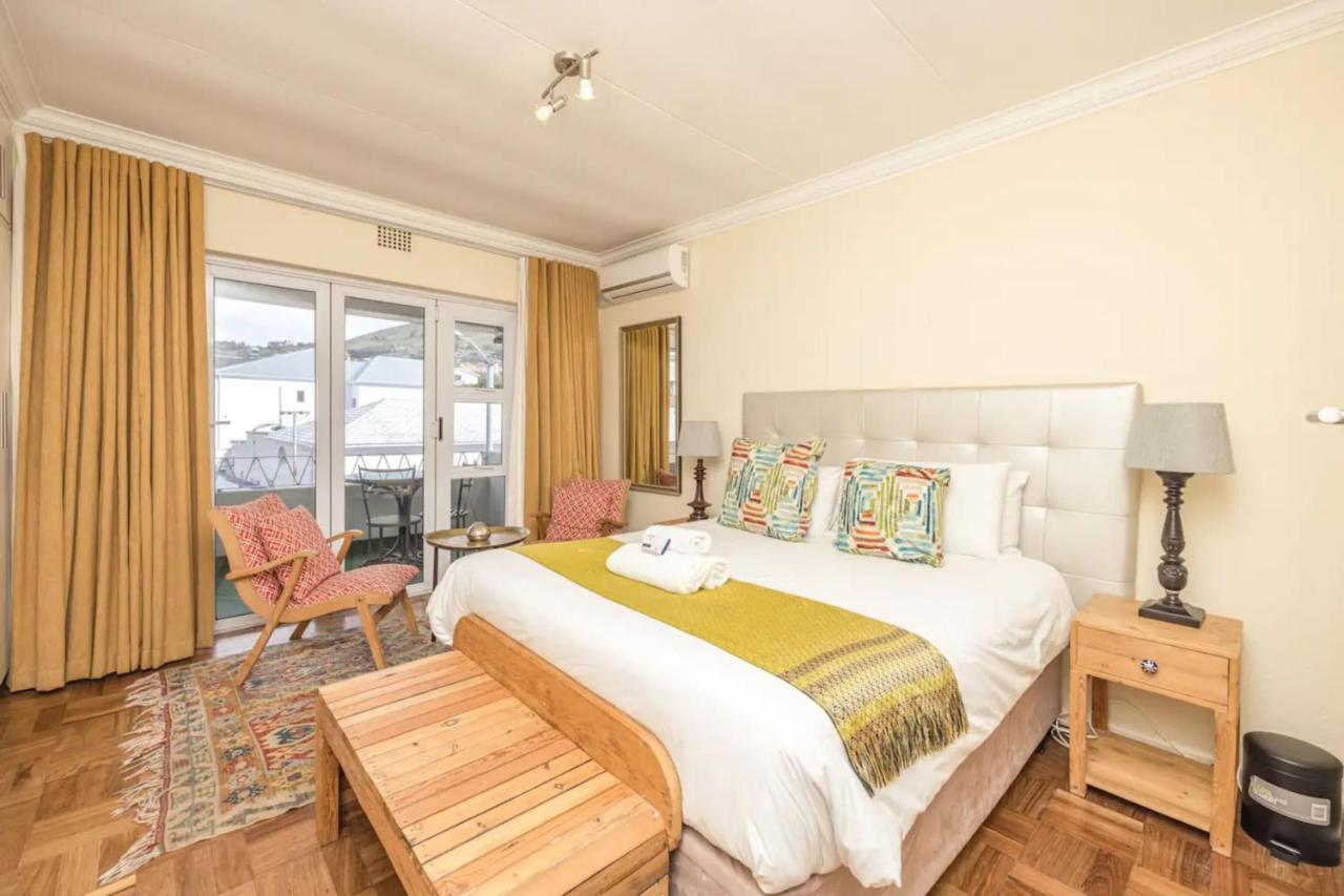 Vibrant And Safe 2 Bedroom * Cape Town
