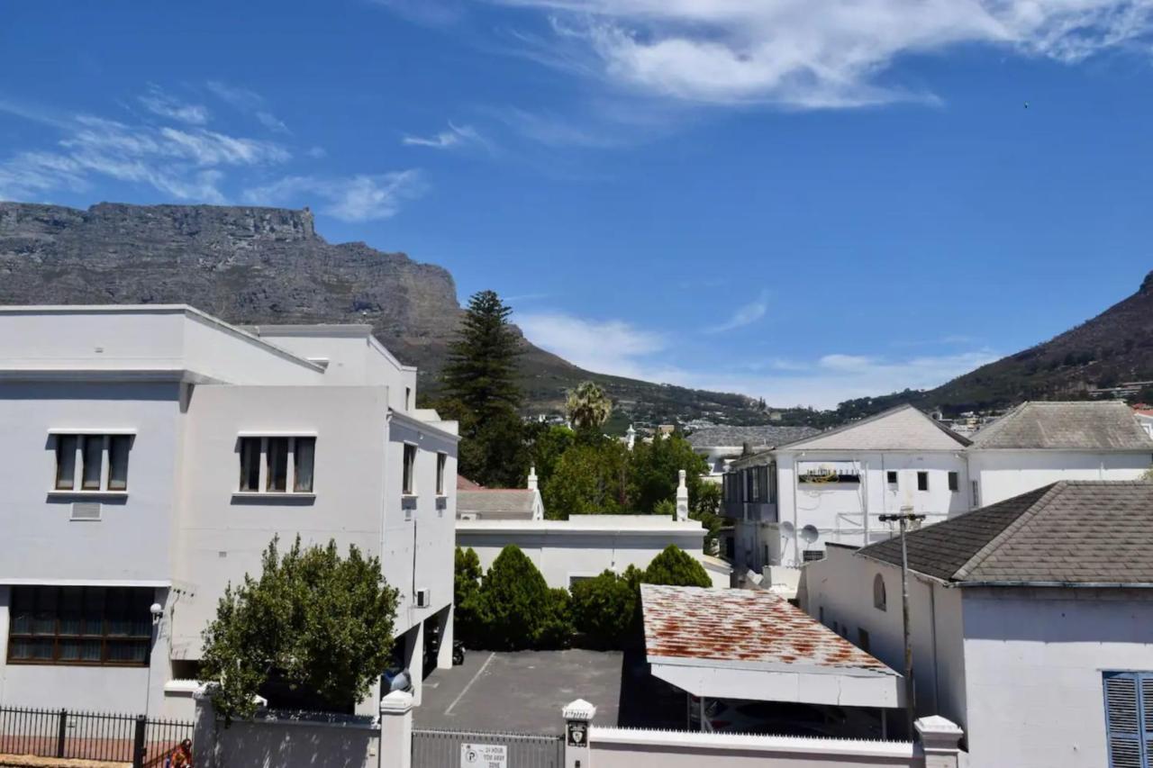 Vibrant And Safe 2 Bedroom Apartment Cape Town