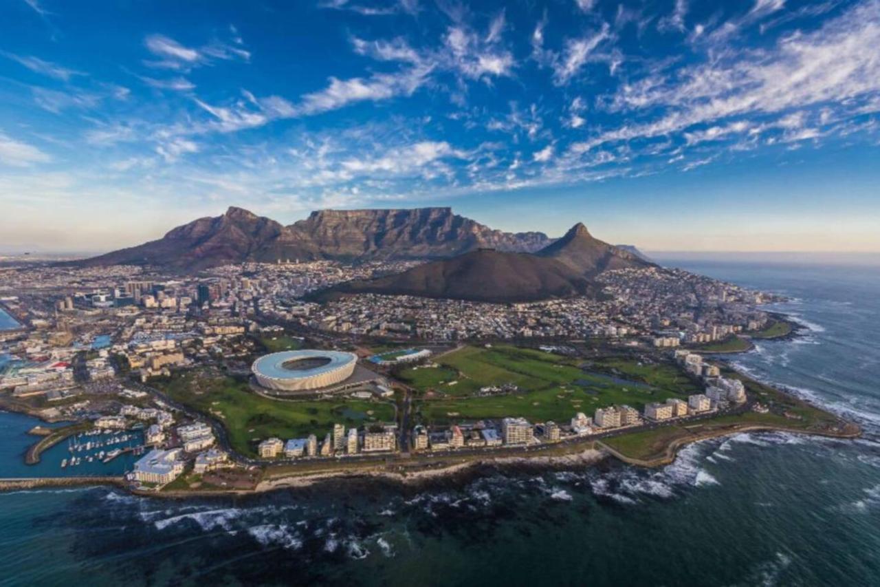 Vibrant And Safe 2 Bedroom * Cape Town
