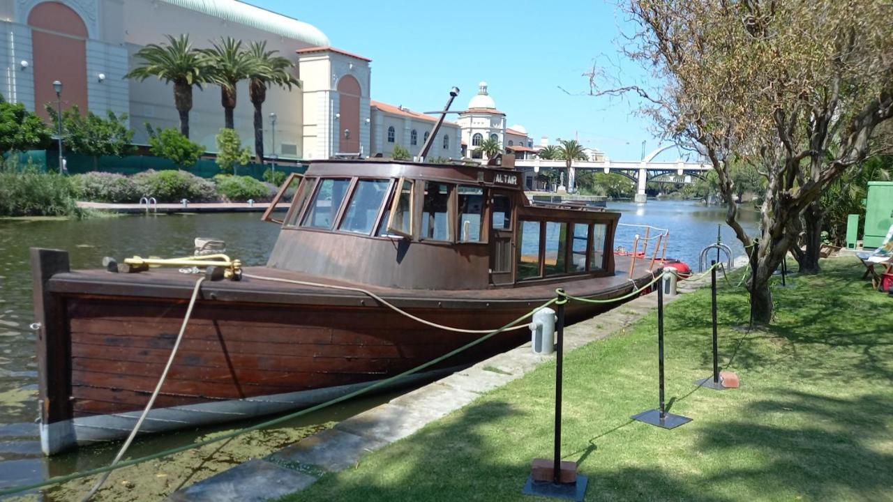 Altair . Wooden Boat . Botel *