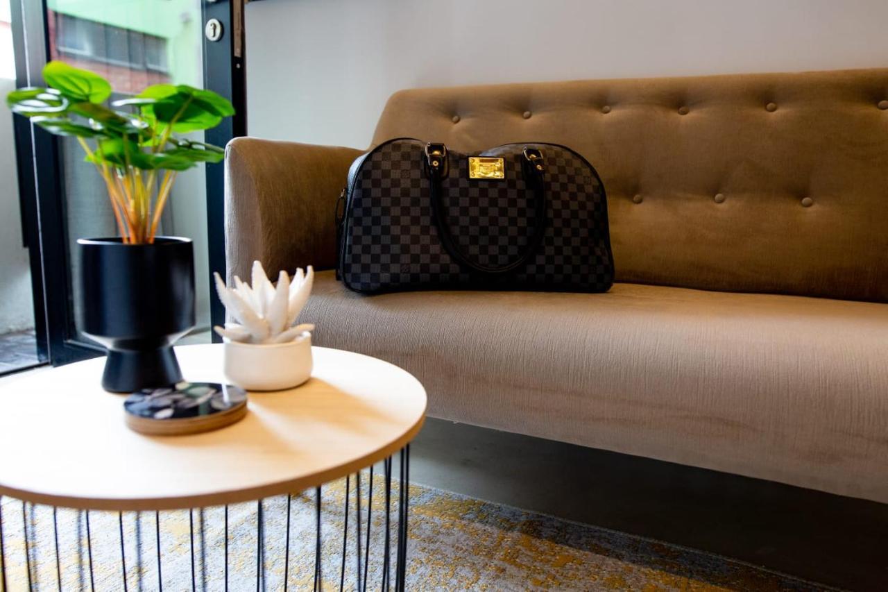 Uxolo Living Apartment