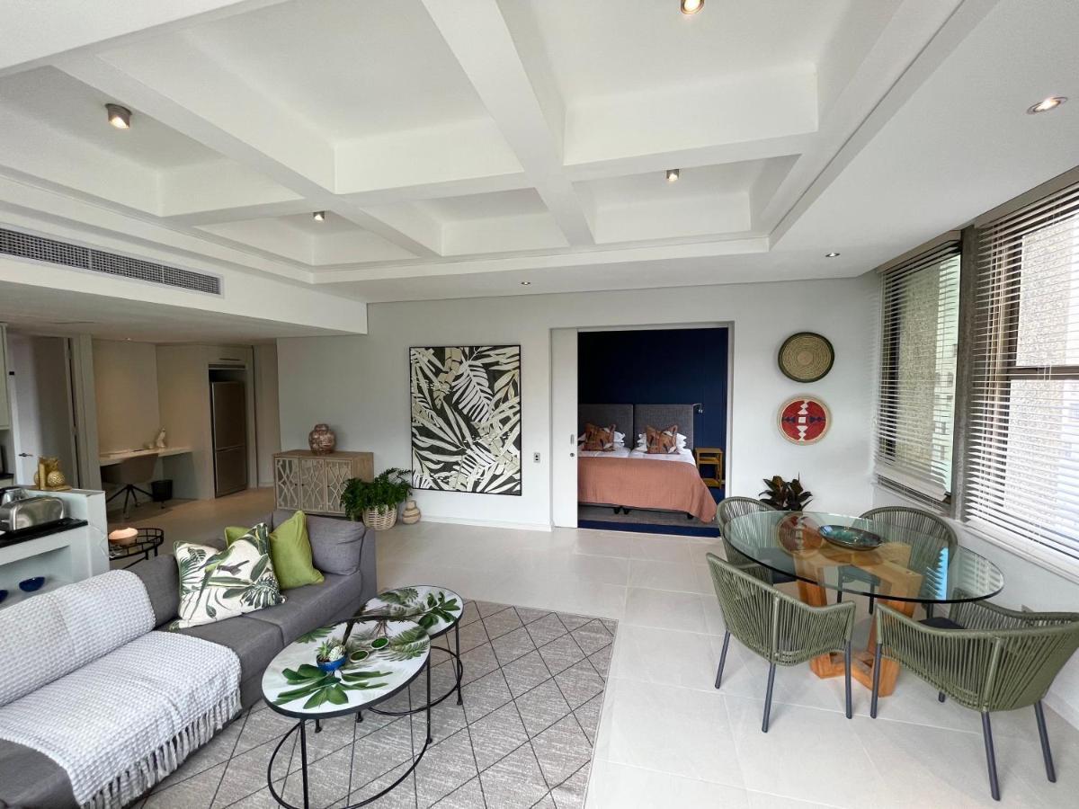 #1103 Cartwright - Oasis On Adderley *