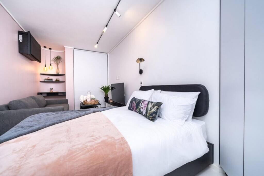 Sassy In Trendy Sea Point Apartment Cape Town