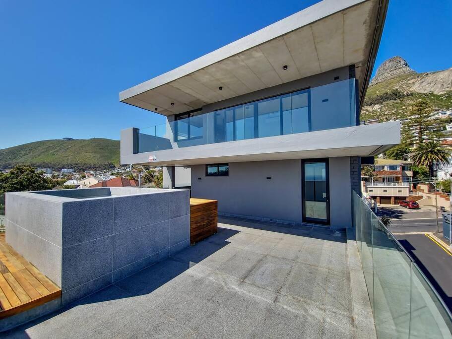 Sunny, Bright,modern Heart Of Lions Head Slopes Cape Town