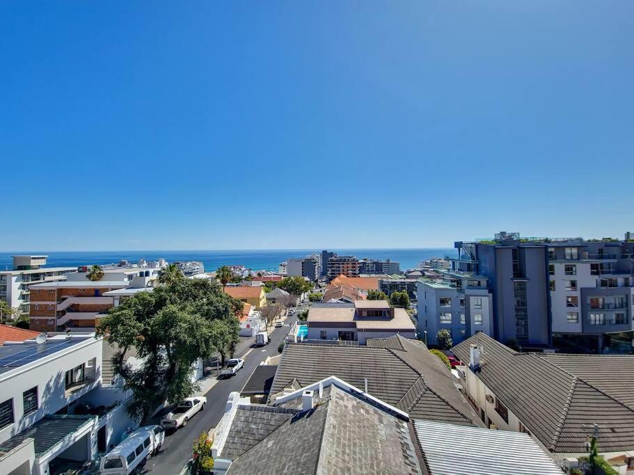 Sunny, Bright,modern Heart Of Lions Head Slopes Apartment Cape Town