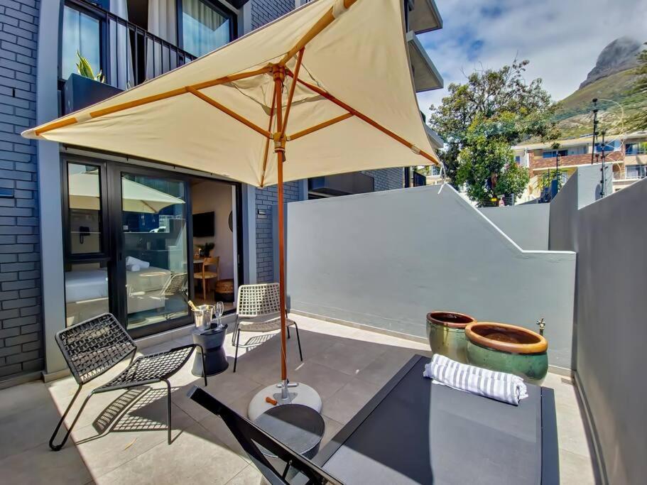 Sunny, Bright,modern Heart Of Lions Head Slopes Apartment Cape Town