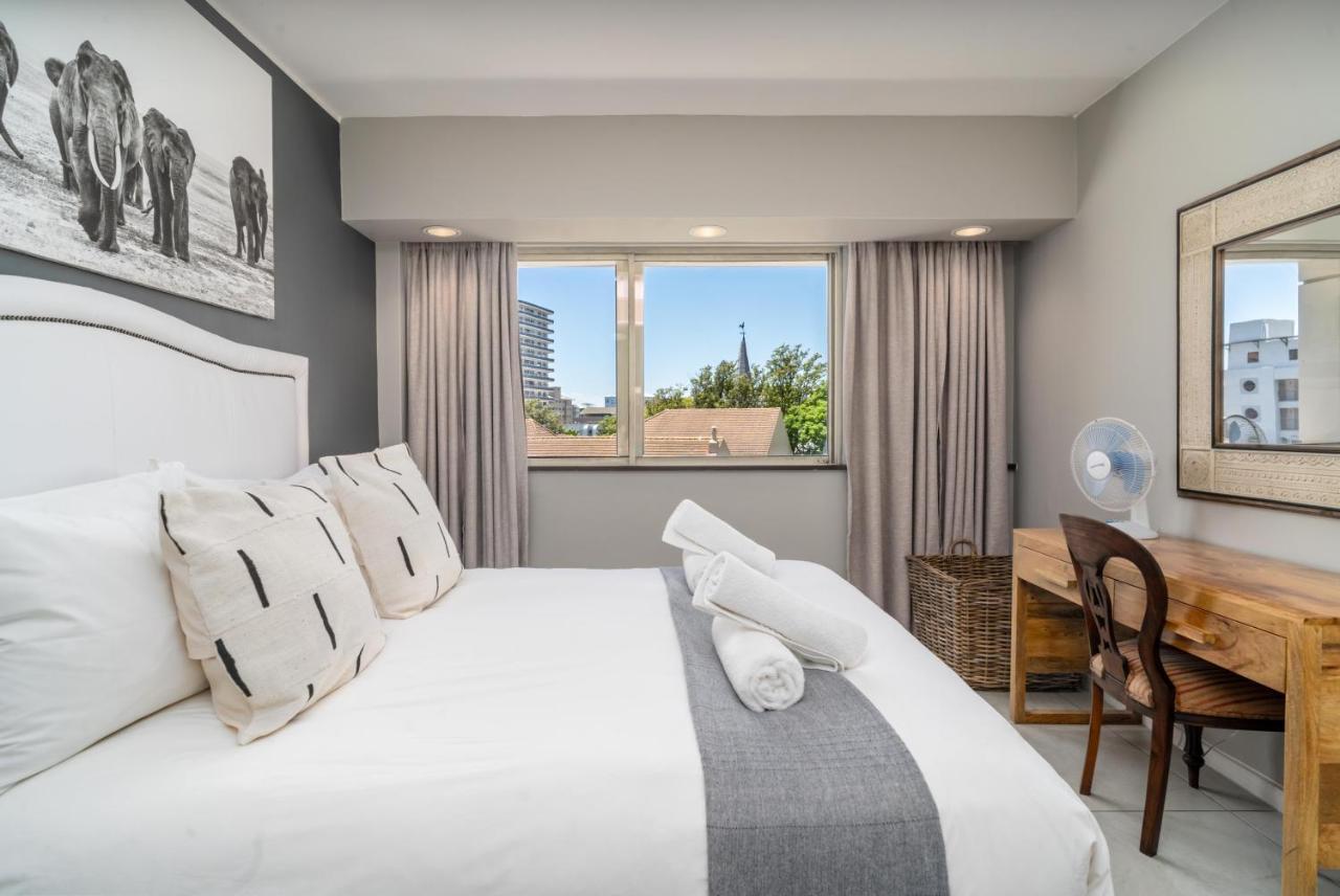 20e Centurion Apartment