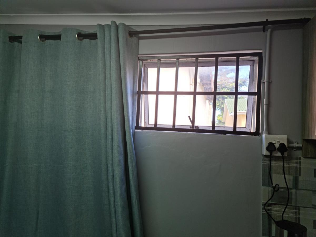Guest house Hasate 10 Florence Street Oakdale Belliville 7530 South African 2*