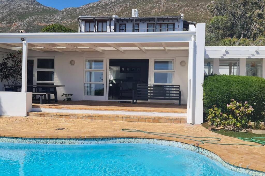 Villa Neptunes Seat - Garden Paradise With Ocean Views