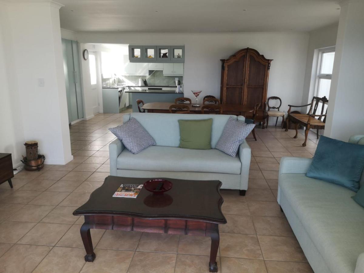 Neptunes Seat - Garden Paradise With Ocean Views Villa *