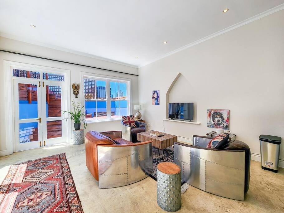 Trendy In Heart Of Heritage, Mtn Views Holiday home