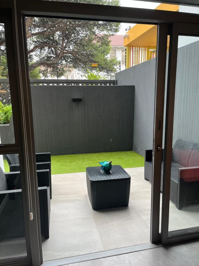 In Sea Point. Apartamento
