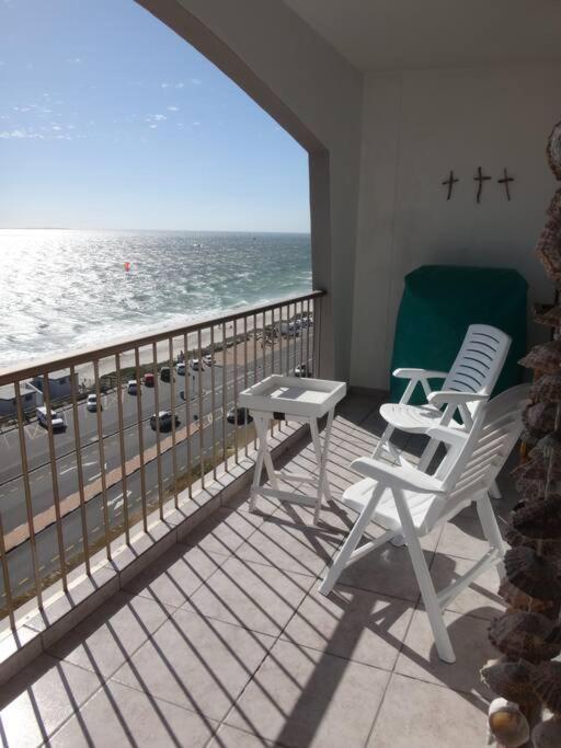 Apartment Beachfront Seaview