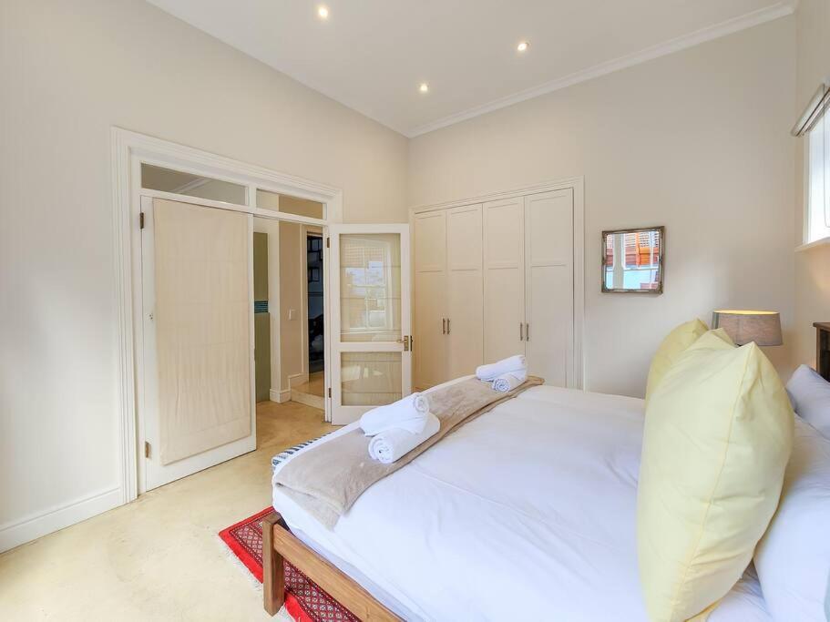 Holiday home Trendy In Heart Of Heritage, Mtn Views Cape Town