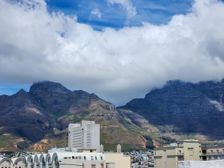 Holiday home Trendy In Heart Of Heritage, Mtn Views Cape Town