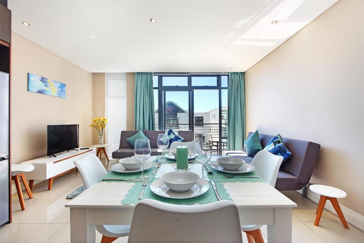 Apartment A Modern Unit, Self Checkin, Restaurants And Shops Below Cape Town