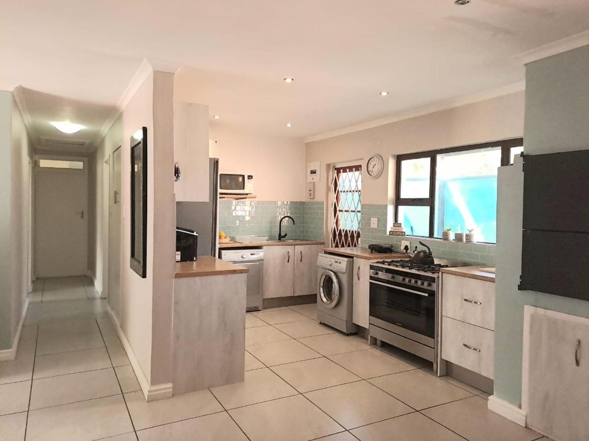 Cosy And Family * Cape Town
