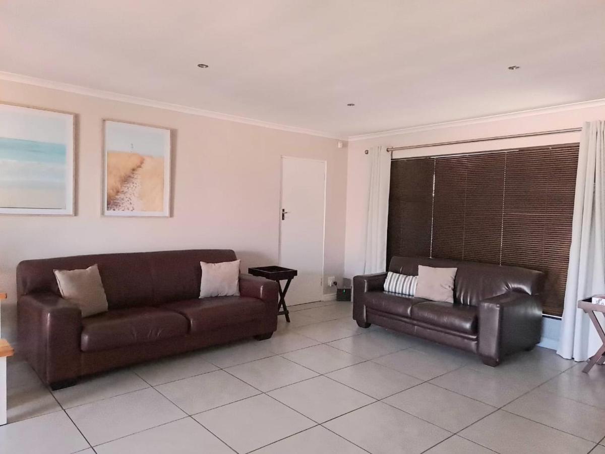 Cosy And Family * Cape Town
