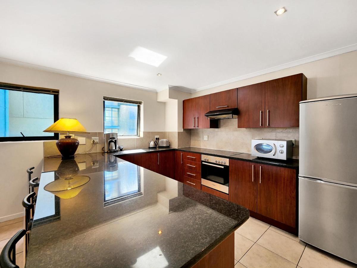 Apartment Central, Views, Fast Wi-fi, Reduced Rates, Parking Cape Town