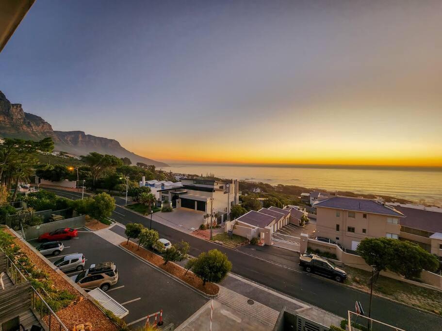 Apartment The Crystal With Incredible Views And 2 Spacious Patios Pool Cape Town