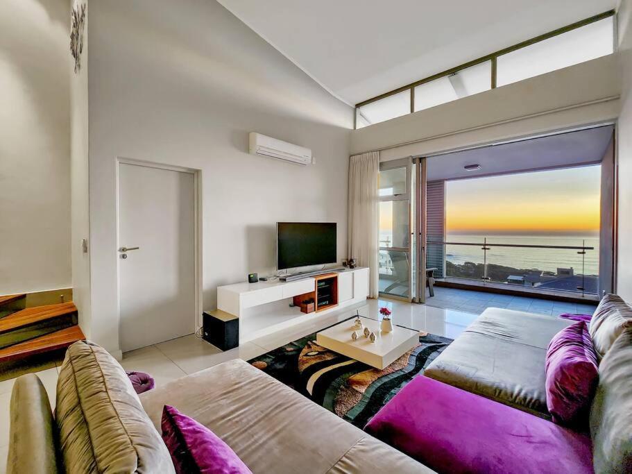 The Crystal With Incredible Views And 2 Spacious Patios Pool *