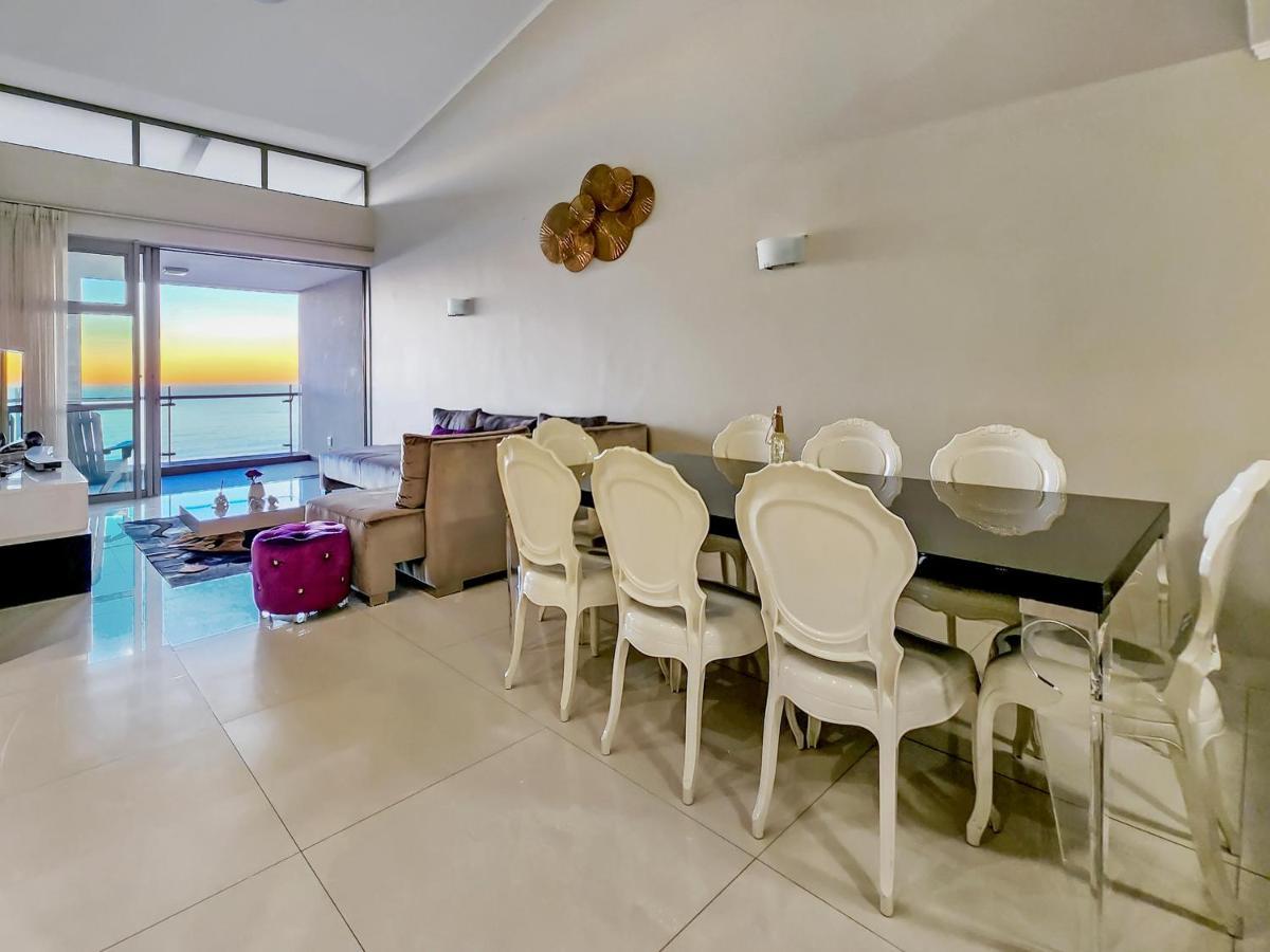 The Crystal With Incredible Views And 2 Spacious Patios Pool