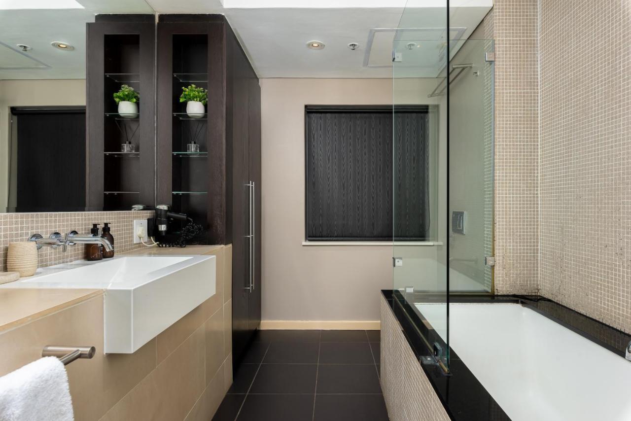 Apartment Mandela Rhodes Place W303 Cape Town