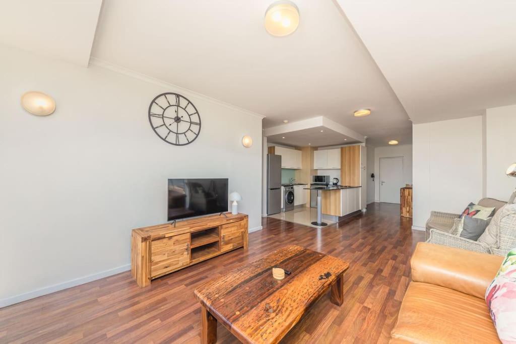 Horizon Bay 1505 Apartment
