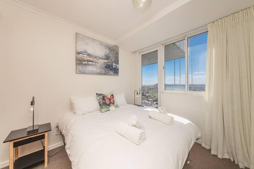 Horizon Bay 1505 Apartment