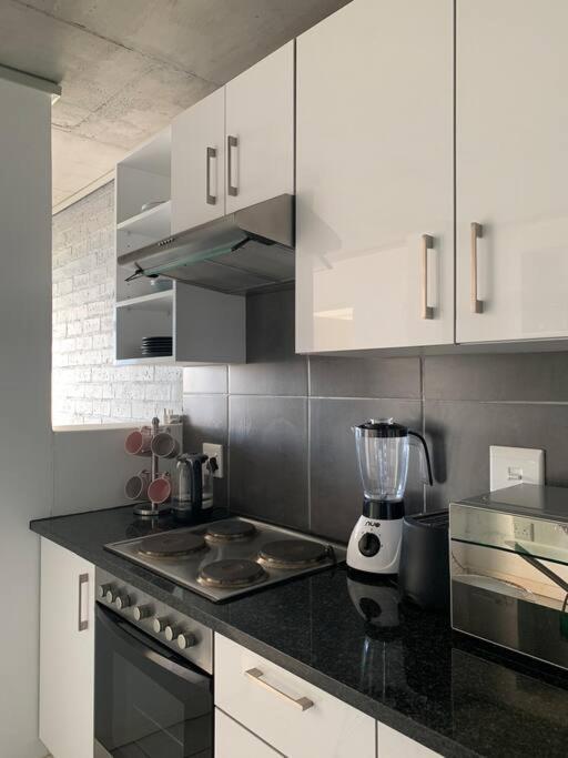 Lagoon Views - 2 Bed 2 Bath Cape Town