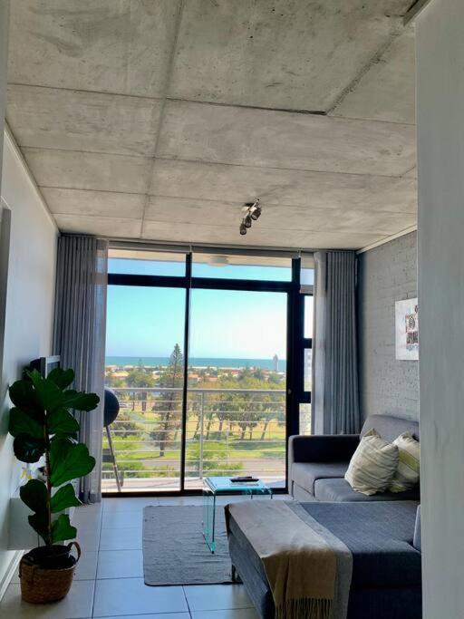 Lagoon Views - 2 Bed 2 Bath *