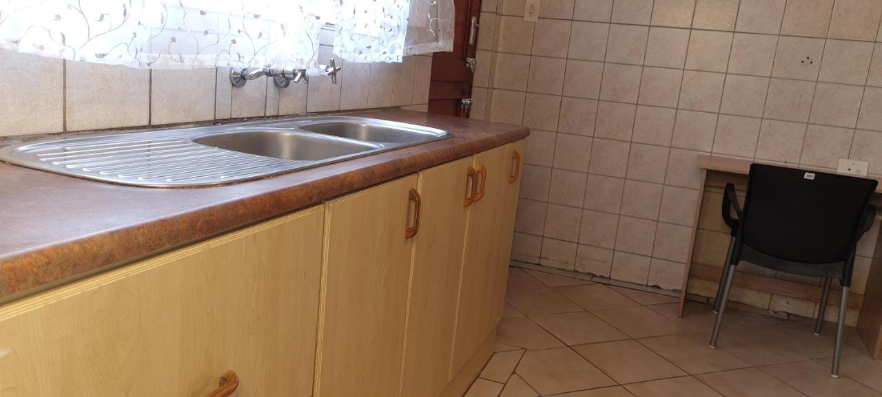 Guest house Ojong's Court Kraaifontein