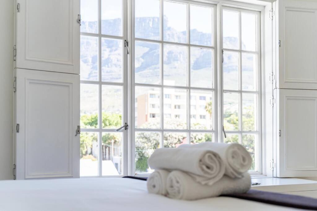 Light Filled Spacious 1 Bedroom Haven Apartment