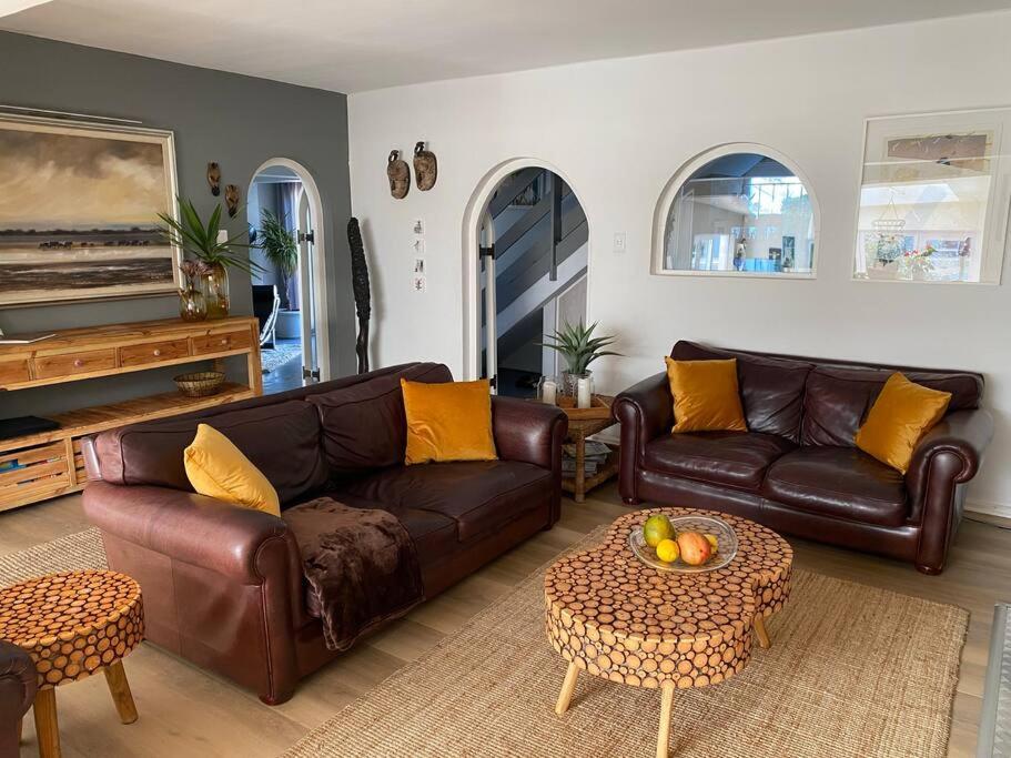 Tranquil Waterfront Hideaway With Stunning Views Holiday home *