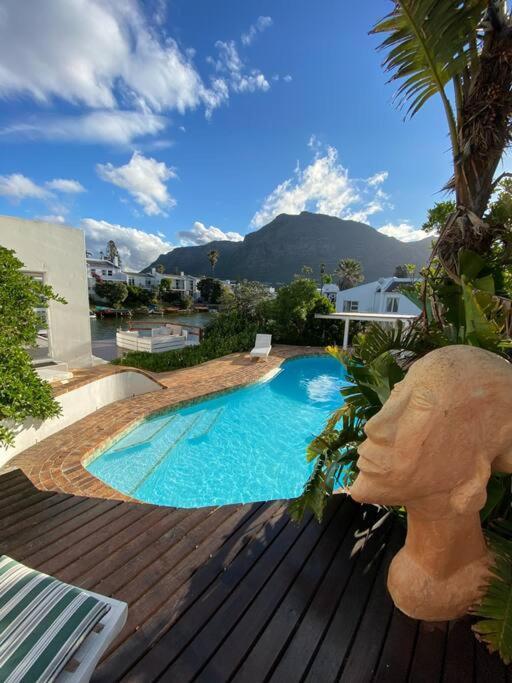 Holiday home Tranquil Waterfront Hideaway With Stunning Views *